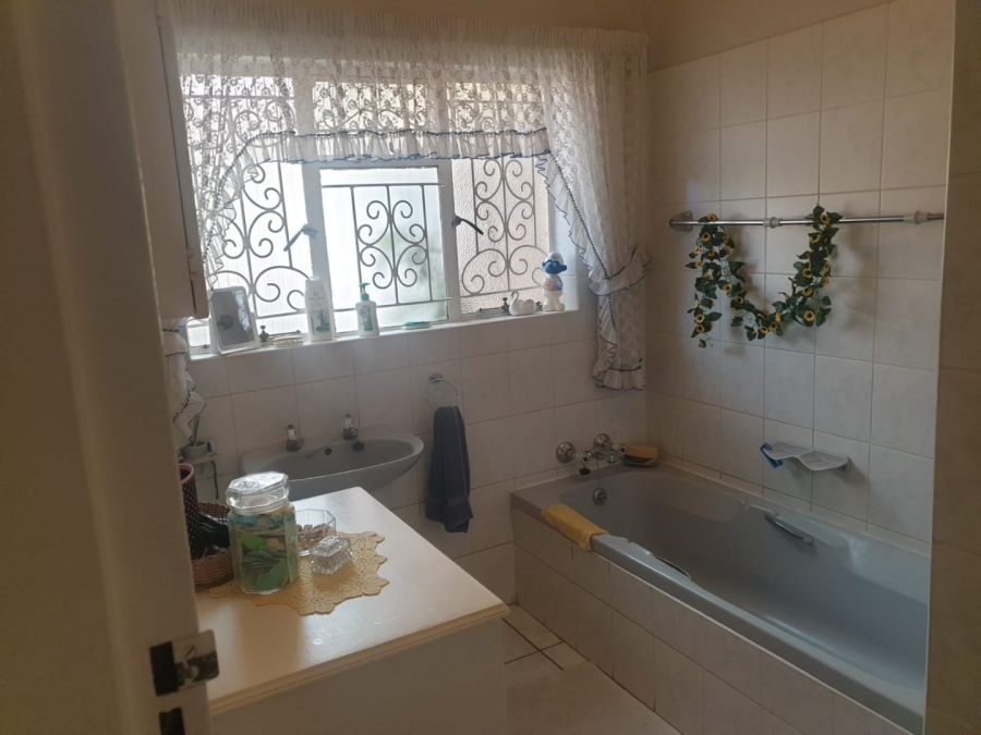 3 Bedroom Property for Sale in Bult West North West